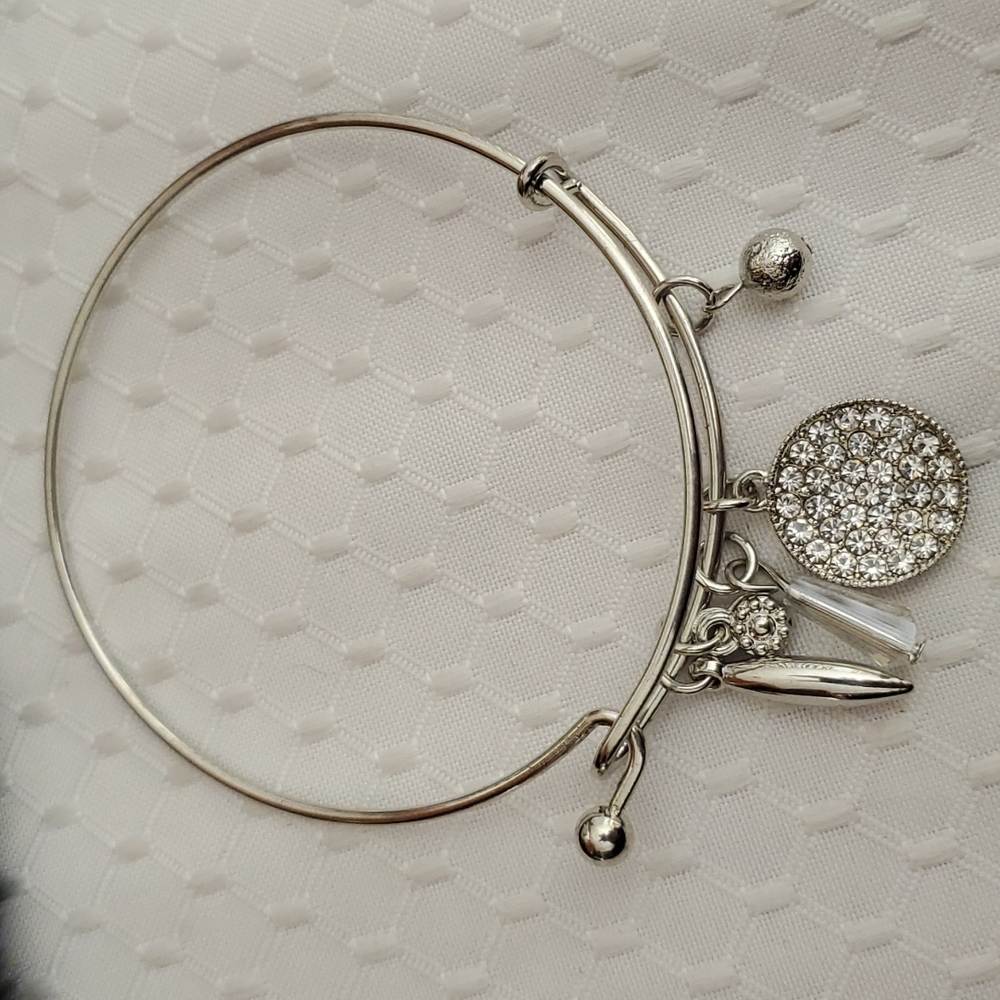 Silver Metal Adjustable Bangle Charm Bracelet w/5 Charms-Crystals-EC